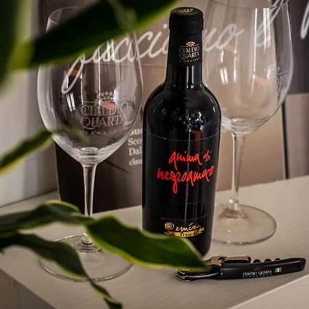 Cantina Moros & Bottle فندق مبيت وإفطار *